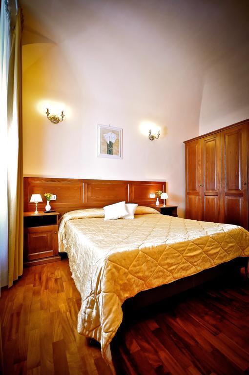 Relais Cavour Hotel Rome Exterior photo